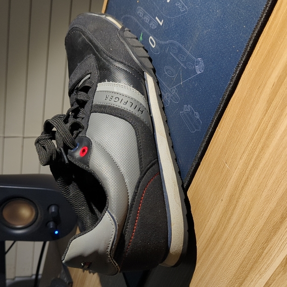 Tommy Hilfiger Men's 10.5 Black and Grey - Picture 4 of 9